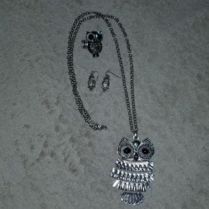 Silver collar set and ring